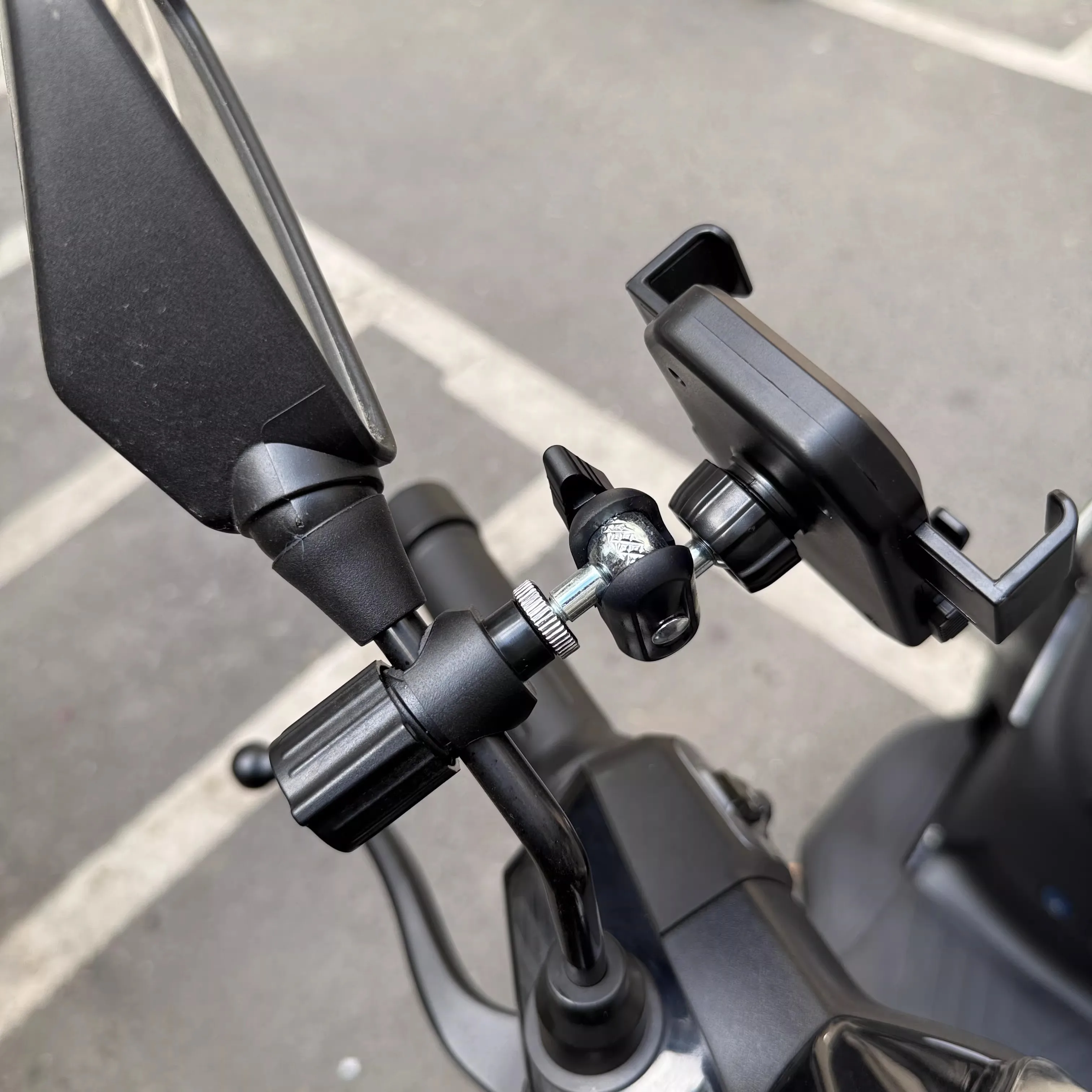 Electric bike rearview mirror dedicated phone holder, riding navigation phone holder, motorcycle scooter reflector phone holder
Electric bike rearview mirror dedicated phone holder, riding navigation phone holder, motorcycle scooter reflector phone holder