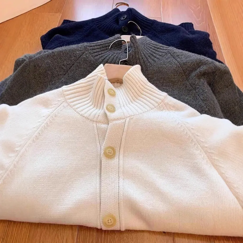 Autumn Winter Couple's Loose High Neck Cardigan Knitted Long Sleeve Casual Sweater U Han Fan Shufu Lei Style for Women
Autumn Winter Couple's Loose High Neck Cardigan Knitted Long Sleeve Casual Sweater U Han Fan Shufu Lei Style for Women
