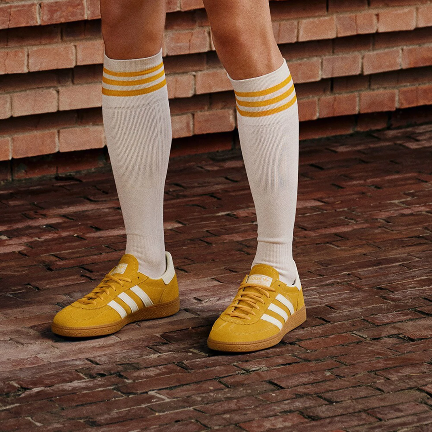 Adidas Originals Мужские и женские повседневные низкие кроссовки в стиле ретро IF7088
Adidas Originals Мужские и женские повседневные низкие кроссовки в стиле ретро IF7088