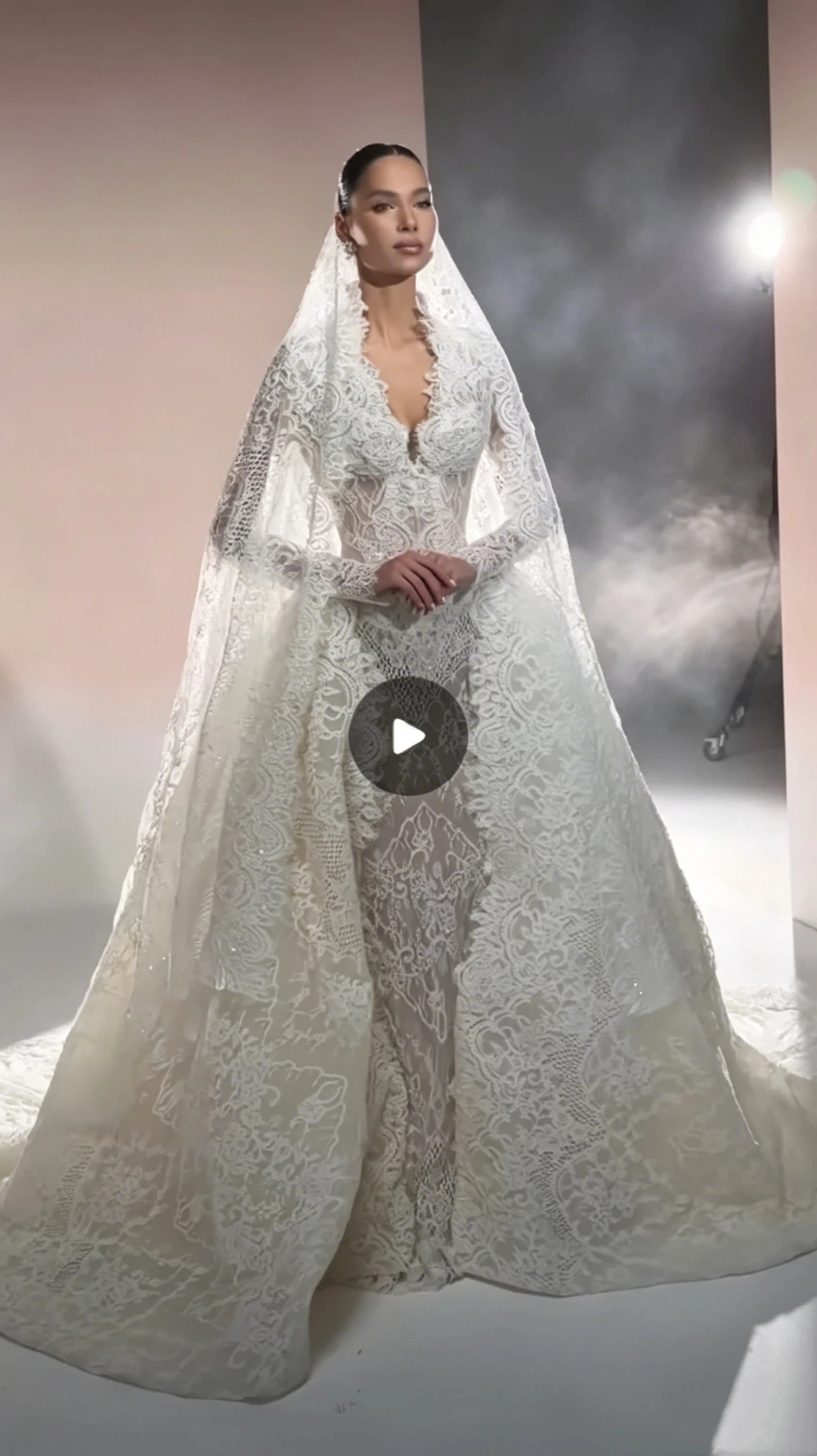 Luxury Lace Mermaid Wedding Dress 2026 Elegant V-Neck Long Sleeve Bridal Gown Sparkly Beaded White Wedding Dresses Customized
Luxury Lace Mermaid Wedding Dress 2026 Elegant V-Neck Long Sleeve Bridal Gown Sparkly Beaded White Wedding Dresses Customized