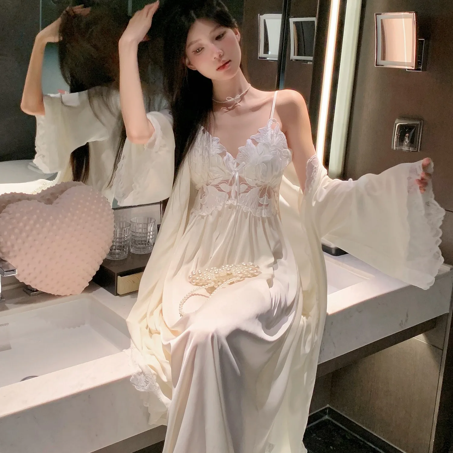 French Romantic Long Strap Sleep Dress Women's Silk Two-Piece Set with Chest Pad Court Style Sleep Robe Elegant Sleepwear
French Romantic Long Strap Sleep Dress Women's Silk Two-Piece Set with Chest Pad Court Style Sleep Robe Elegant Sleepwear