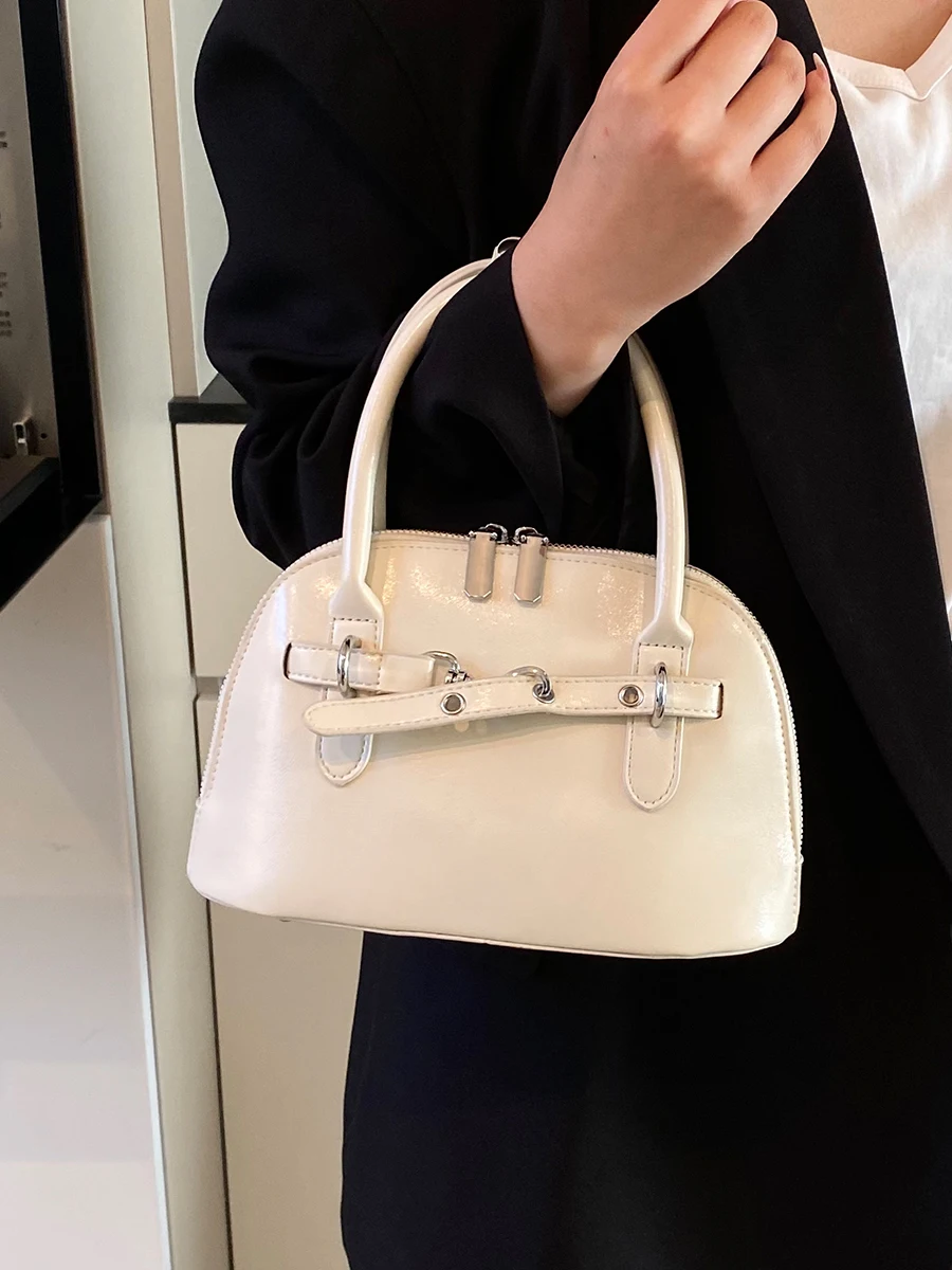 Luxury designer portable all-match shell bag 2025 Korean version of the new fashion casual shoulder bag high-end messenger bag
Luxury designer portable all-match shell bag 2025 Korean version of the new fashion casual shoulder bag high-end messenger bag
