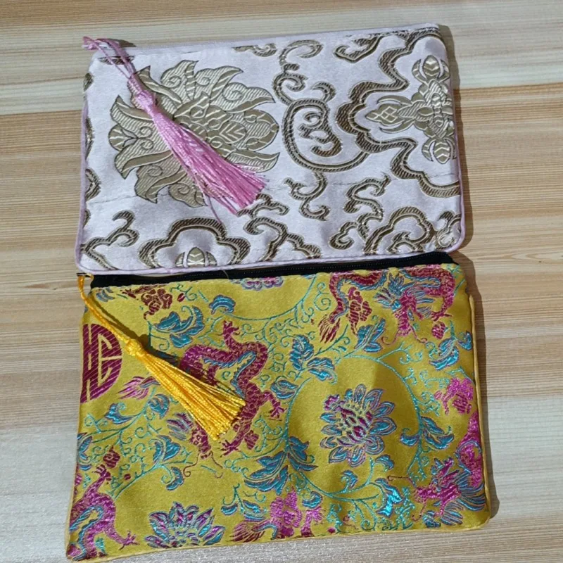 10pcs Silk Brocade Large Zipper Eyeglasses Case Women Storage Pouch Wholesale Soft Glasses Packaging Sunglasses Boxes
10pcs Silk Brocade Large Zipper Eyeglasses Case Women Storage Pouch Wholesale Soft Glasses Packaging Sunglasses Boxes