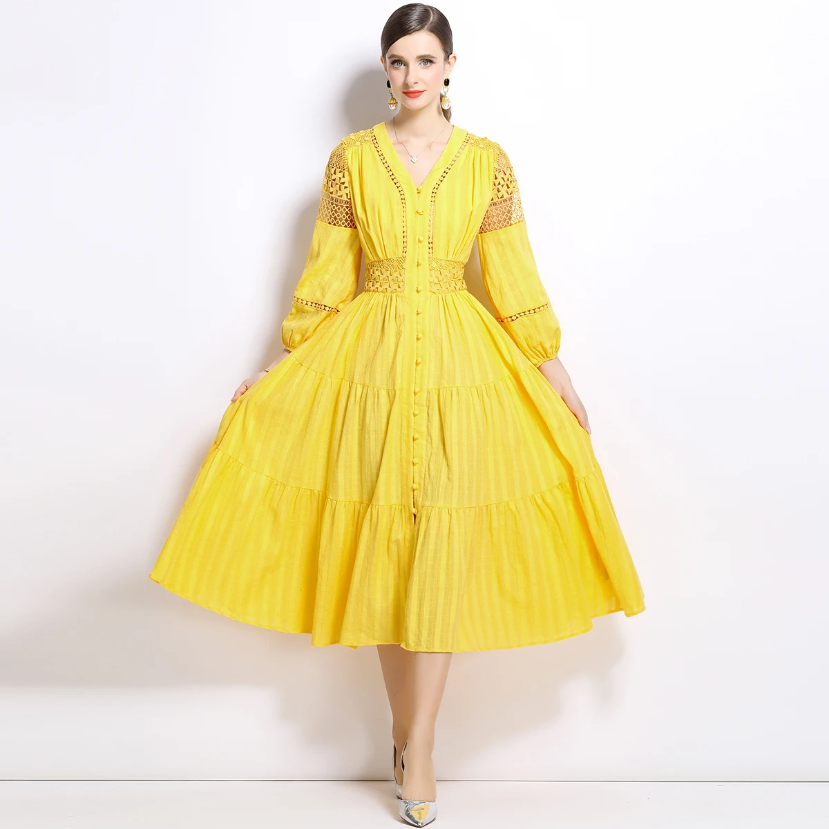 Французское кружевное платье с вышивкой, ажурными рукавами-фонариками, V-образным вырезом, длинное, женское, миди, с рукавами-буфами, из полиэфирного волокна
Французское кружевное платье с вышивкой, ажурными рукавами-фонариками, V-образным вырезом, длинное, женское, миди, с рукавами-буфами, из полиэфирного волокна