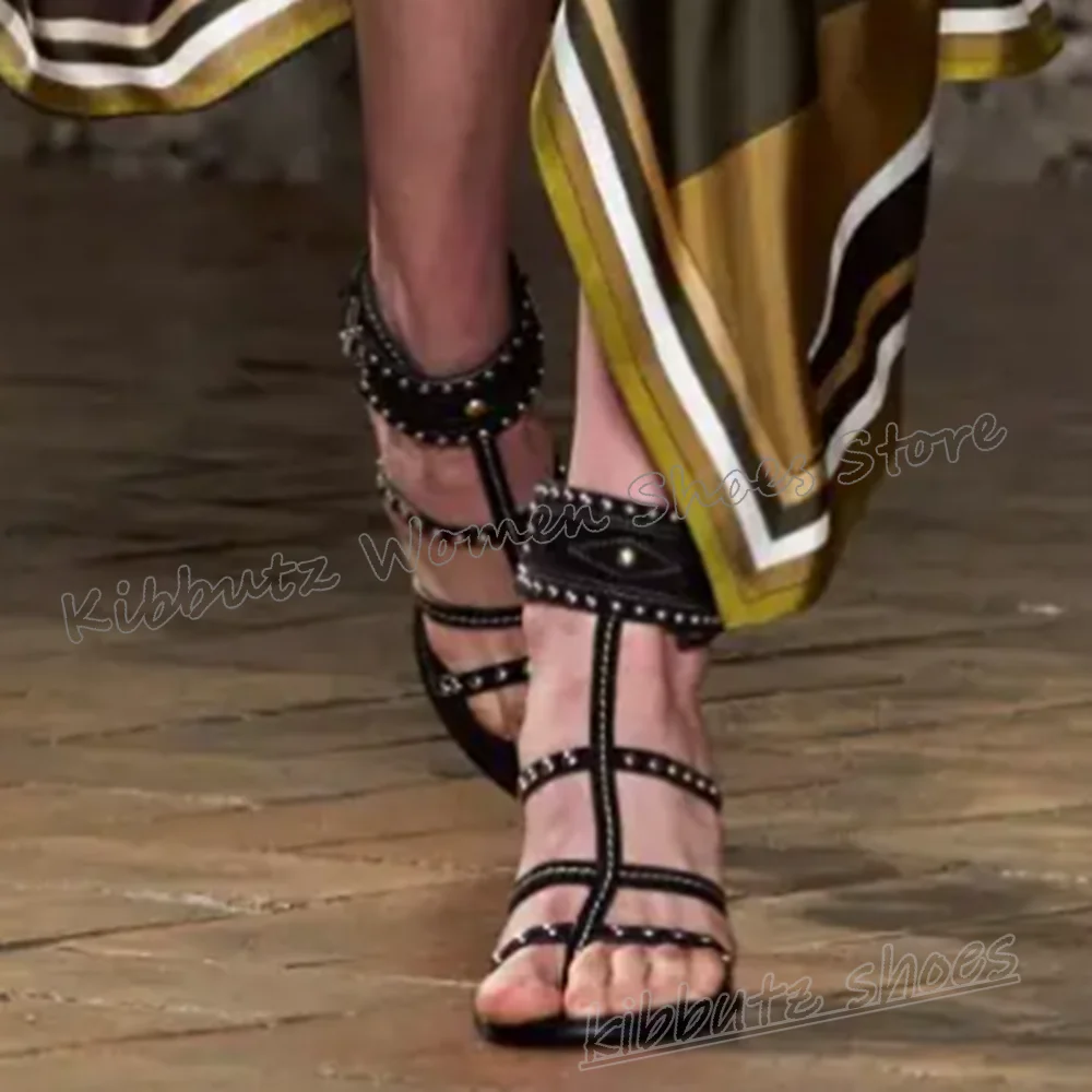 Сандалии с заклепками и пряжкой на ремешке, модные роскошные элегантные пикантные женские туфли в готическом стиле в стиле панк, однотонные кожаные туфли на плоской подошве с заклепками
Сандалии с заклепками и пряжкой на ремешке, модные роскошные элегантные пикантные женские туфли в готическом стиле в стиле панк, однотонные кожаные туфли на плоской подошве с заклепками