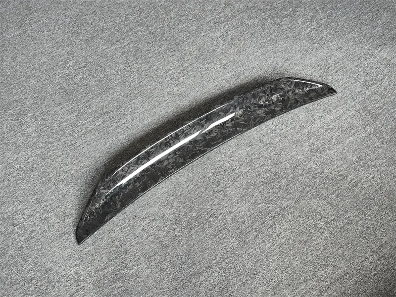 Задний спойлер из кованого углеродного волокна в стиле DMC для модифицированного кузова Ferrari F12 Berrinetta 
Задний спойлер из кованого углеродного волокна в стиле DMC для модифицированного кузова Ferrari F12 Berrinetta