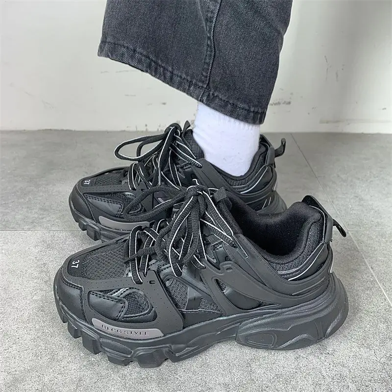 Couple Platform Sneakers Retro Designer Breathable Womens Mens Shoes Trendy Luxury Brand Shoes for Men Comfortable Run Sneakers
Couple Platform Sneakers Retro Designer Breathable Womens Mens Shoes Trendy Luxury Brand Shoes for Men Comfortable Run Sneakers