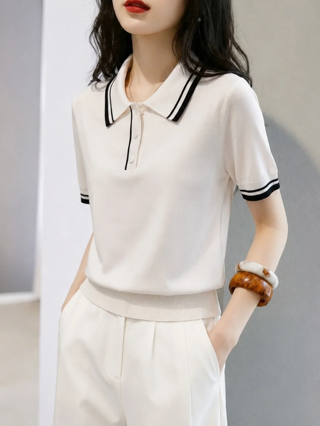 Elegant Fashionable Short Sleeve Neck T-Shirt Commute Versatile High-End Summer 2026 Women's Silk Blend Top
Elegant Fashionable Short Sleeve Neck T-Shirt Commute Versatile High-End Summer 2026 Women's Silk Blend Top
