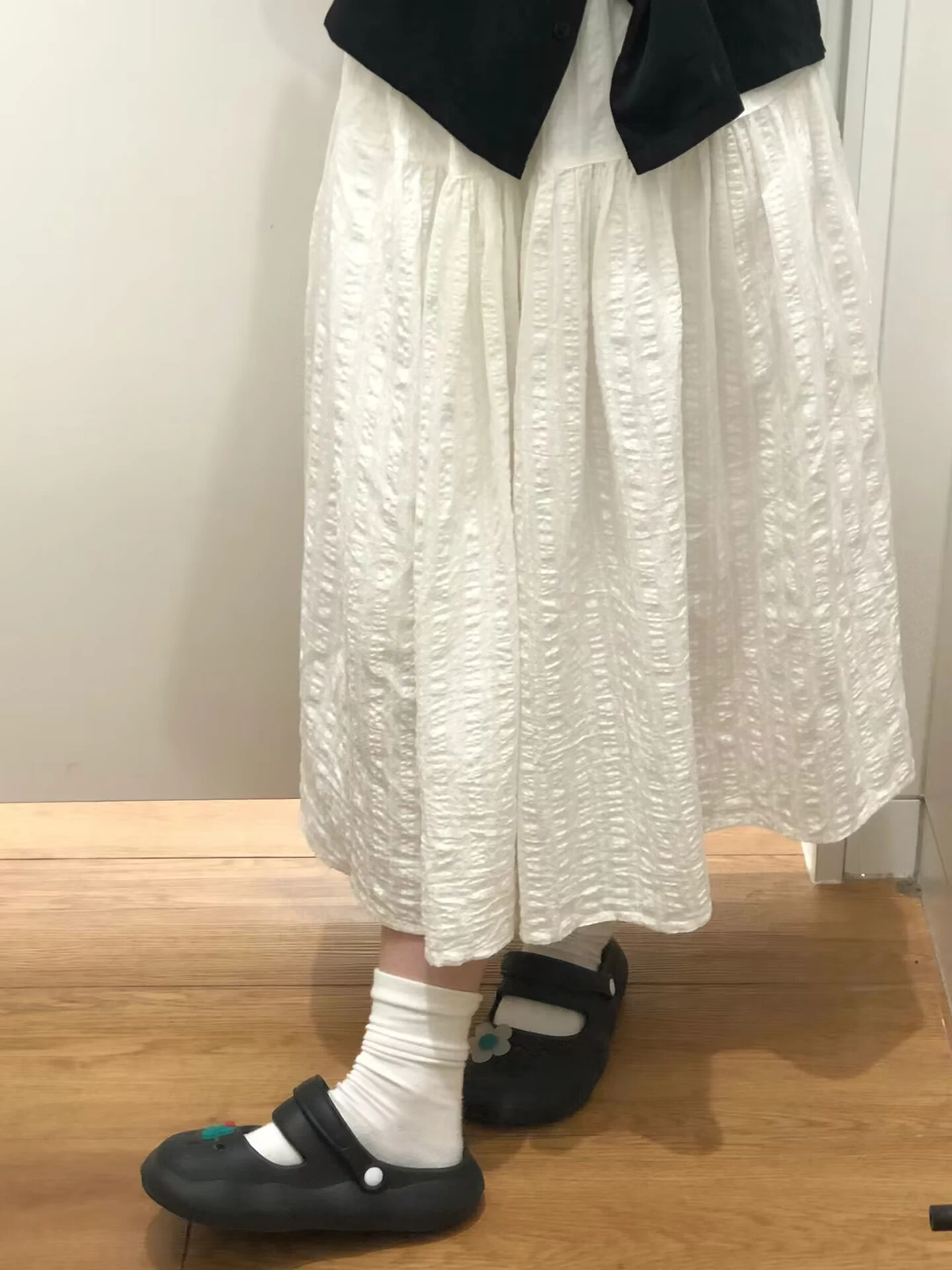 Retro White Embroidered A-Line Midi Skirt Women's Summer New Gentle Style High Waist Slimming Super Fairy Tale Half-length Skirt
Retro White Embroidered A-Line Midi Skirt Women's Summer New Gentle Style High Waist Slimming Super Fairy Tale Half-length Skirt