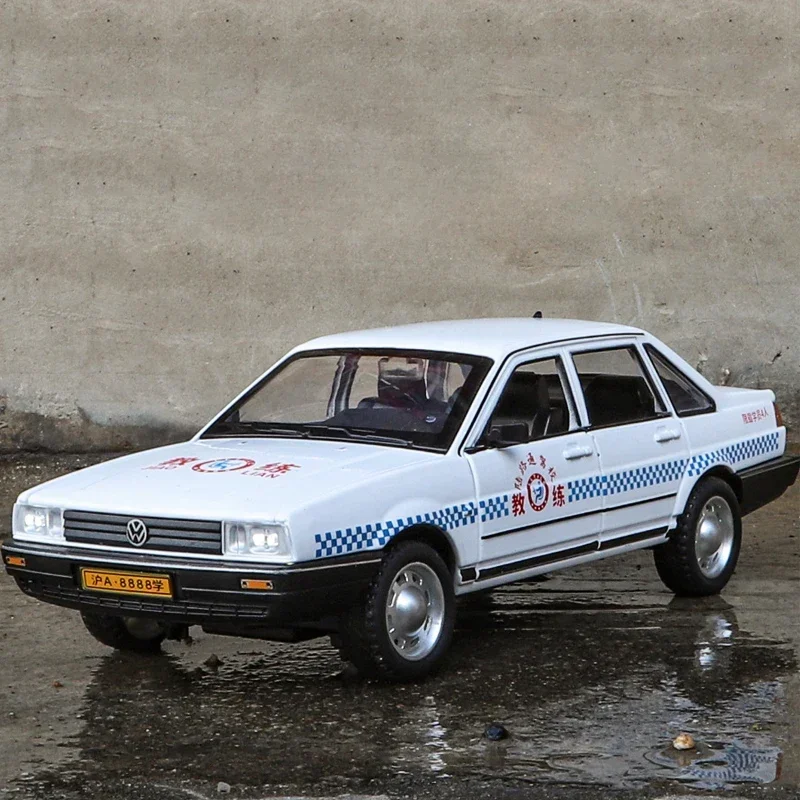 1:24 сандана полицейская модель автомобиля из сплава со звуком и подсветкой Детская игрушка коллекционные предметы подарок на день рождения
1:24 сандана полицейская модель автомобиля из сплава со звуком и подсветкой Детская игрушка коллекционные предметы подарок на день рождения