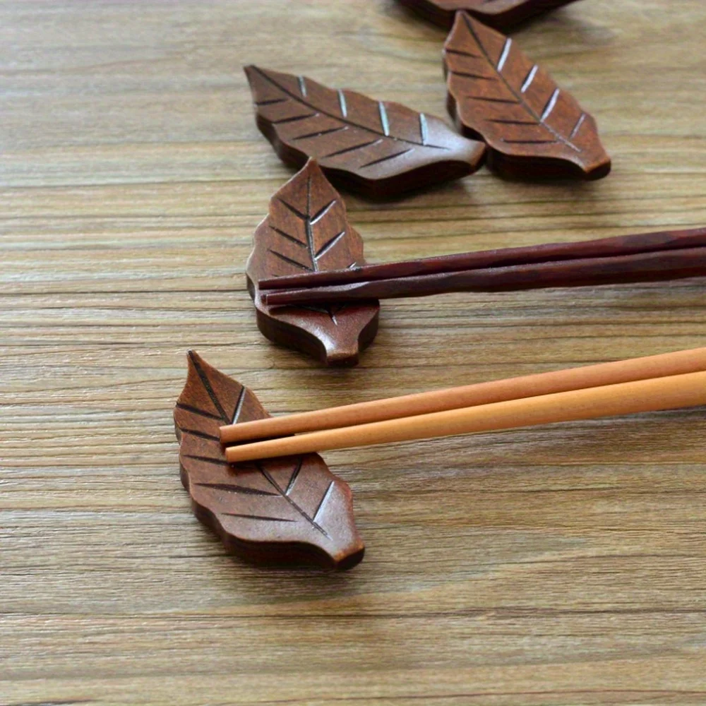 1pcNatural Wooden Leaf Shape Tableware Stand Chopsticks Holder Spoon Fork Rest Rack Multifunctional Kitchen Dinner Table Storage
1pcNatural Wooden Leaf Shape Tableware Stand Chopsticks Holder Spoon Fork Rest Rack Multifunctional Kitchen Dinner Table Storage