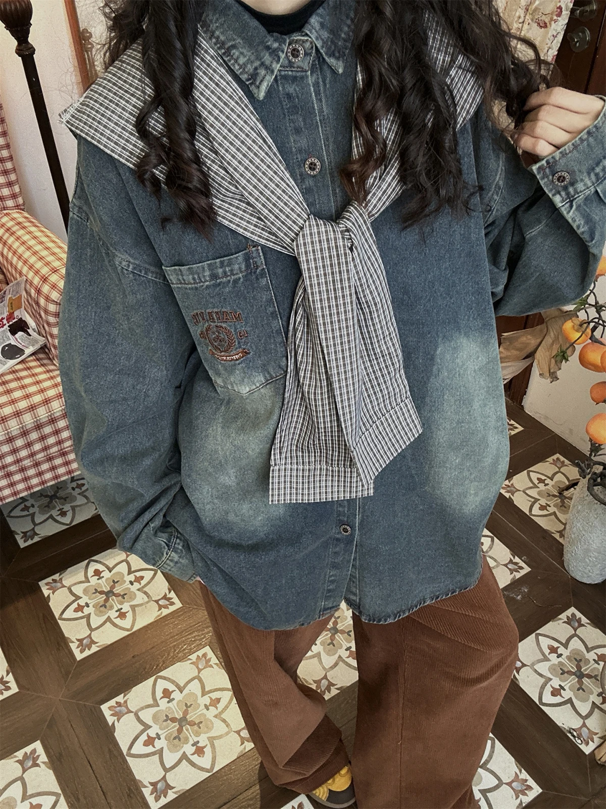 Американский клетчатый шил в стиле ретро, джинсовый топ свободного покроя, осенний дышащий длинный све, модный повседневный винтажный топ для девочек
Американский клетчатый шил в стиле ретро, джинсовый топ свободного покроя, осенний дышащий длинный све, модный повседневный винтажный топ для девочек