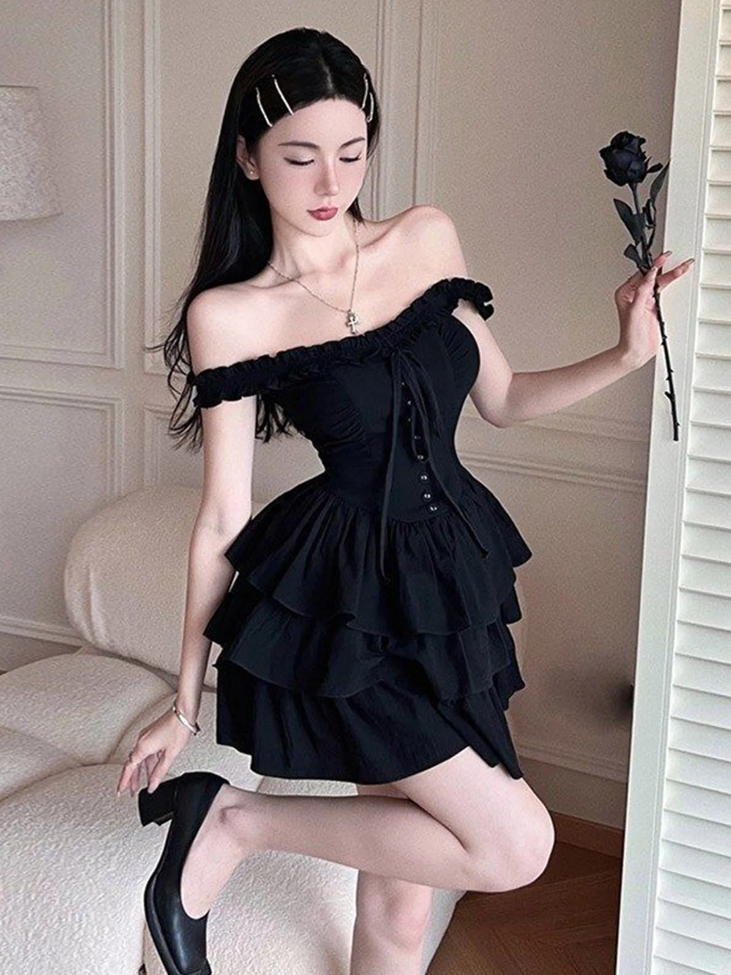 Summer New Black Strapless Dress Women's Slimming High Waist Princess Style Puffy Short Skirt Beautiful Elegant Korean Style
Summer New Black Strapless Dress Women's Slimming High Waist Princess Style Puffy Short Skirt Beautiful Elegant Korean Style