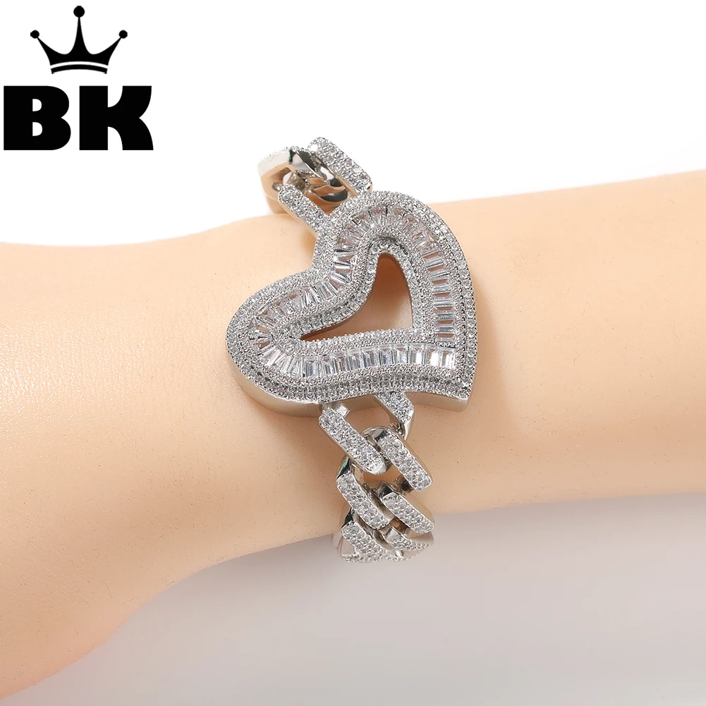 Женский браслет BLING KING, большой браслет из искусственной кожи, украшенный Фианитами, 14 мм, цепочка из тяжелых звеньев, высококачественные милые ювелирные украшения
Женский браслет BLING KING, большой браслет из искусственной кожи, украшенный Фианитами, 14 мм, цепочка из тяжелых звеньев, высококачественные милые ювелирные украшения