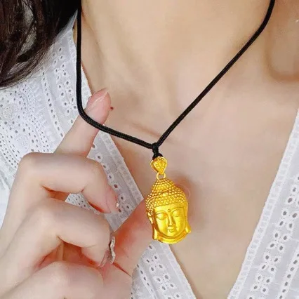 Унисекс 24-каратного золота (AU999) Художественный кулон Будды | Двухцветное матовое золото, долотое Писание Аватамаки
Унисекс 24-каратного золота (AU999) Художественный кулон Будды | Двухцветное матовое золото, долотое Писание Аватамаки