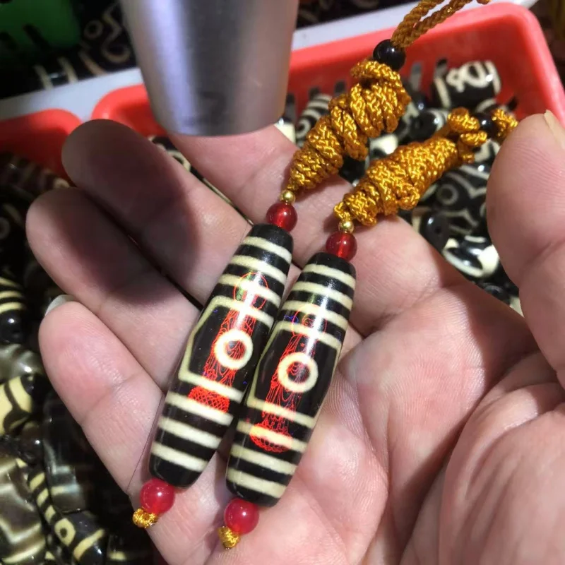 Guanyin Buddha Agate Horseshoe Pattern Three-Eyed Dzi Pendant Waist Bead
Guanyin Buddha Agate Horseshoe Pattern Three-Eyed Dzi Pendant Waist Bead