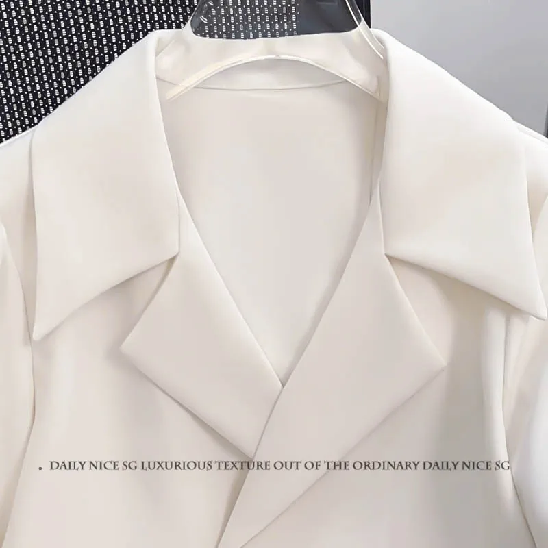 Осенняя женская одежда, женский пиджак высокого качества, костюм на одной пуговице, пальто, элегантное спортивное повседневное модное весеннее однотонное пальто
Осенняя женская одежда, женский пиджак высокого качества, костюм на одной пуговице, пальто, элегантное спортивное повседневное модное весеннее однотонное пальто