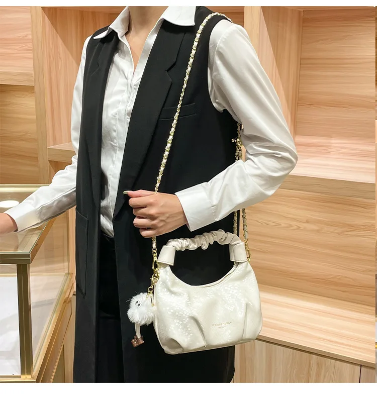 Elegant Women Crossbody Bag Luxury Leather Handbag Vintage Shoulder Bag Classic Designer Style for Fashionable Ladies
Elegant Women Crossbody Bag Luxury Leather Handbag Vintage Shoulder Bag Classic Designer Style for Fashionable Ladies