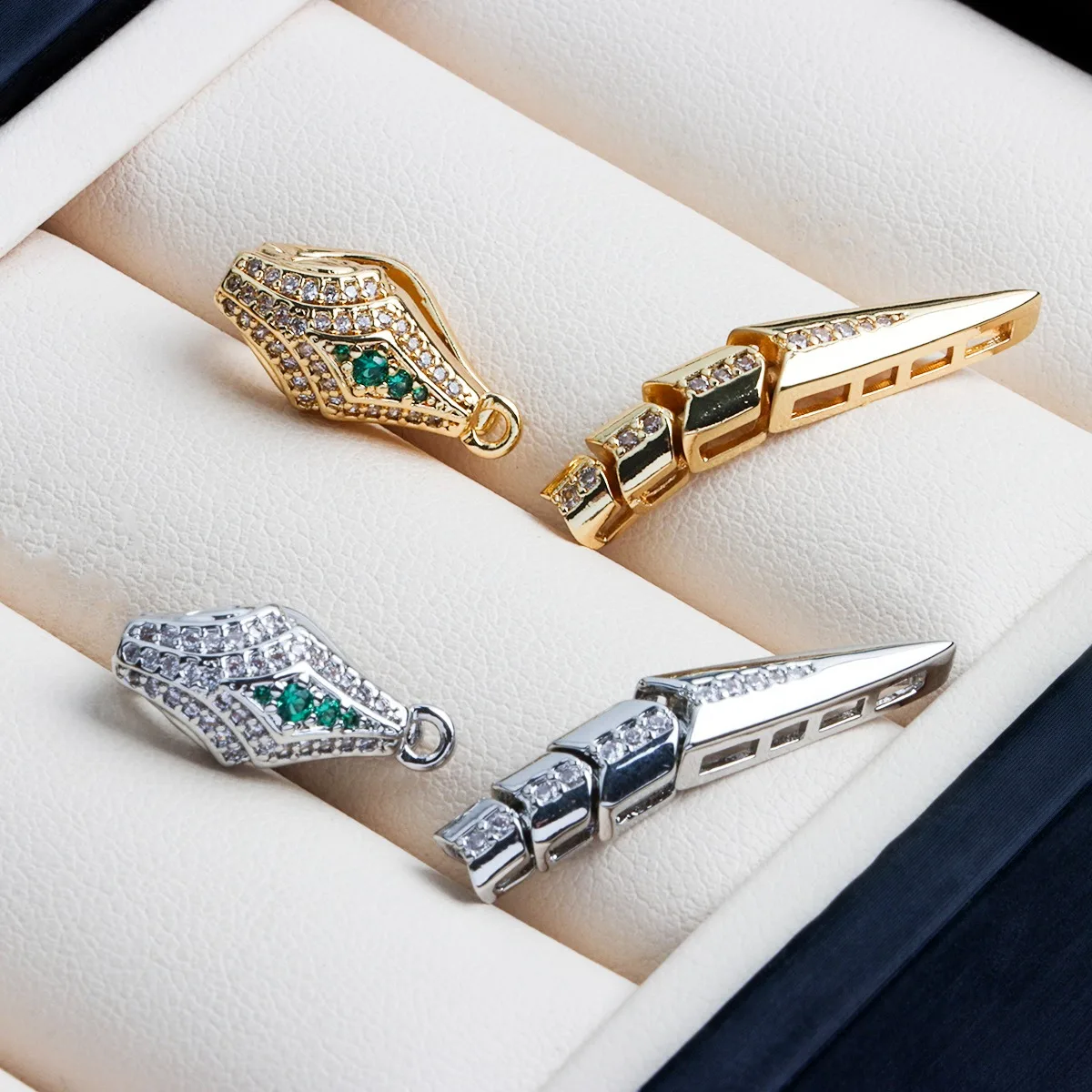 18K Real Gold Plated Zircon Snake Button Head, Snake Head Snake Tail Y-shaped Chain Clip Buckle Tail Buckle DIY Accessories
18K Real Gold Plated Zircon Snake Button Head, Snake Head Snake Tail Y-shaped Chain Clip Buckle Tail Buckle DIY Accessories