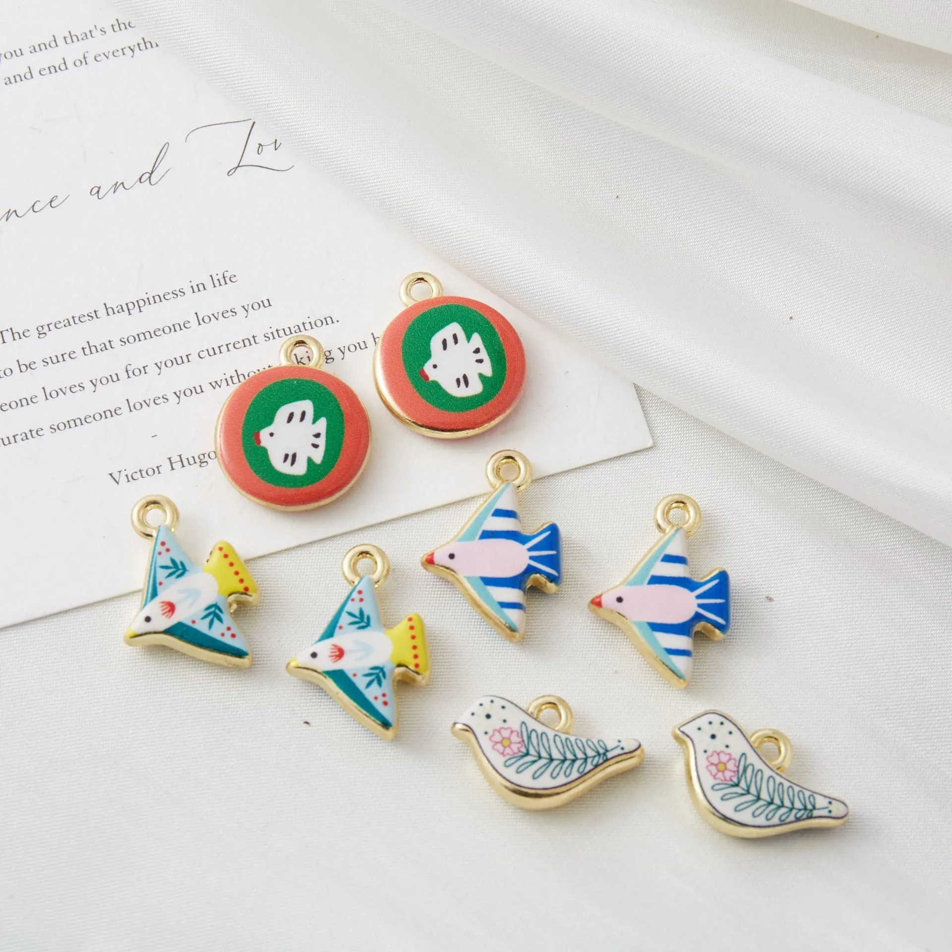 4Pcs New Double-Sided Spring and Summer Bird and Small Flower Accessories DIY Necklace Pendants and Earrings
4Pcs New Double-Sided Spring and Summer Bird and Small Flower Accessories DIY Necklace Pendants and Earrings