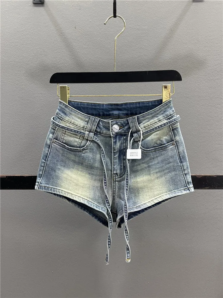 American Retro Sexy Girl Denim Shorts Women Summer Elastic Slimming Long Leg Sexy Butt Super Short Hot Pants Casual Cotton St...
American Retro Sexy Girl Denim Shorts Women Summer Elastic Slimming Long Leg Sexy Butt Super Short Hot Pants Casual Cotton St...