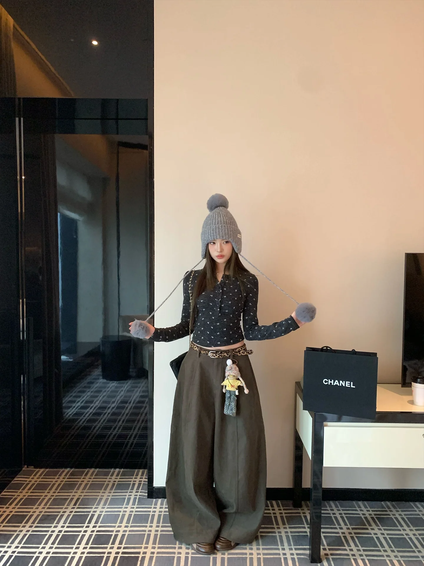Fleece Lined Wide Leg Pants Women's Casual Comfortable Autumn Winter Trousers High Waist Zipper Closure Polyester Blend
Fleece Lined Wide Leg Pants Women's Casual Comfortable Autumn Winter Trousers High Waist Zipper Closure Polyester Blend