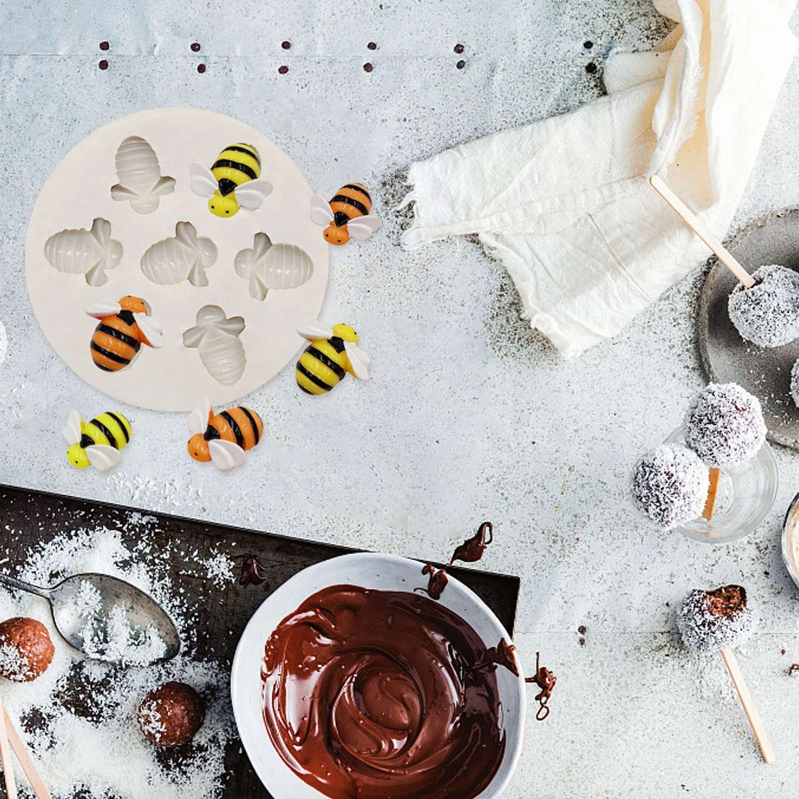 3Pcs Bee Shaped Honeycomb Silicone Cake Mold Creative DIY Baking Tool Home Bakeware Chocolate Mold Kitchen Baking Tool
3Pcs Bee Shaped Honeycomb Silicone Cake Mold Creative DIY Baking Tool Home Bakeware Chocolate Mold Kitchen Baking Tool