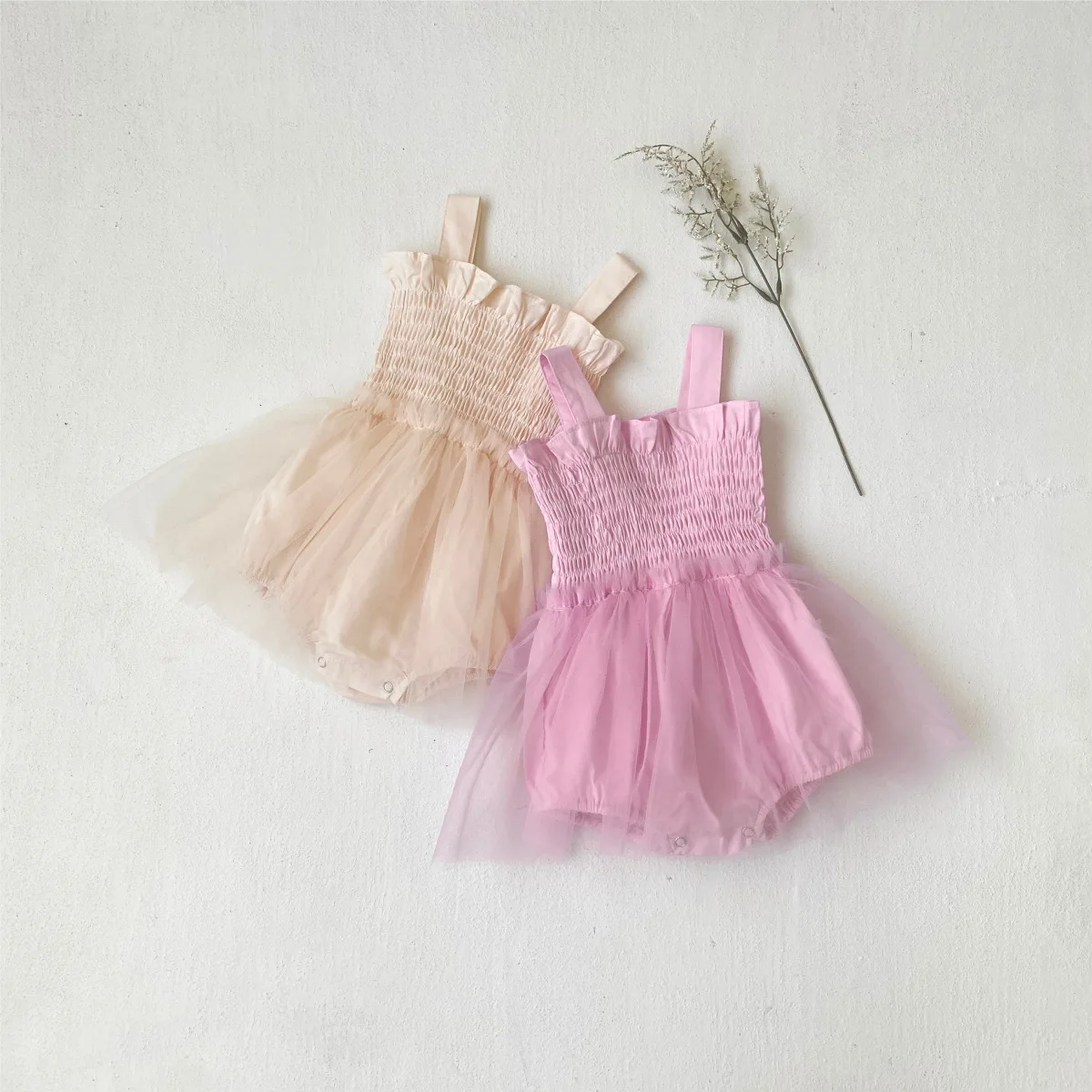 2026 Summer New Baby Girl Sleeveless Sling Bodysuit Dress Infant Sweet Ruffle Mesh Jumpsuit Cotton Toddler Clothes 0-24M
2026 Summer New Baby Girl Sleeveless Sling Bodysuit Dress Infant Sweet Ruffle Mesh Jumpsuit Cotton Toddler Clothes 0-24M