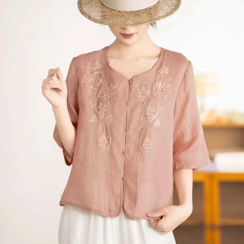 New Five-point Sleeve Heavy Industrial Embroidered Cardigan for Women Versatile Solid Color Cotton and Linen Shirt
New Five-point Sleeve Heavy Industrial Embroidered Cardigan for Women Versatile Solid Color Cotton and Linen Shirt