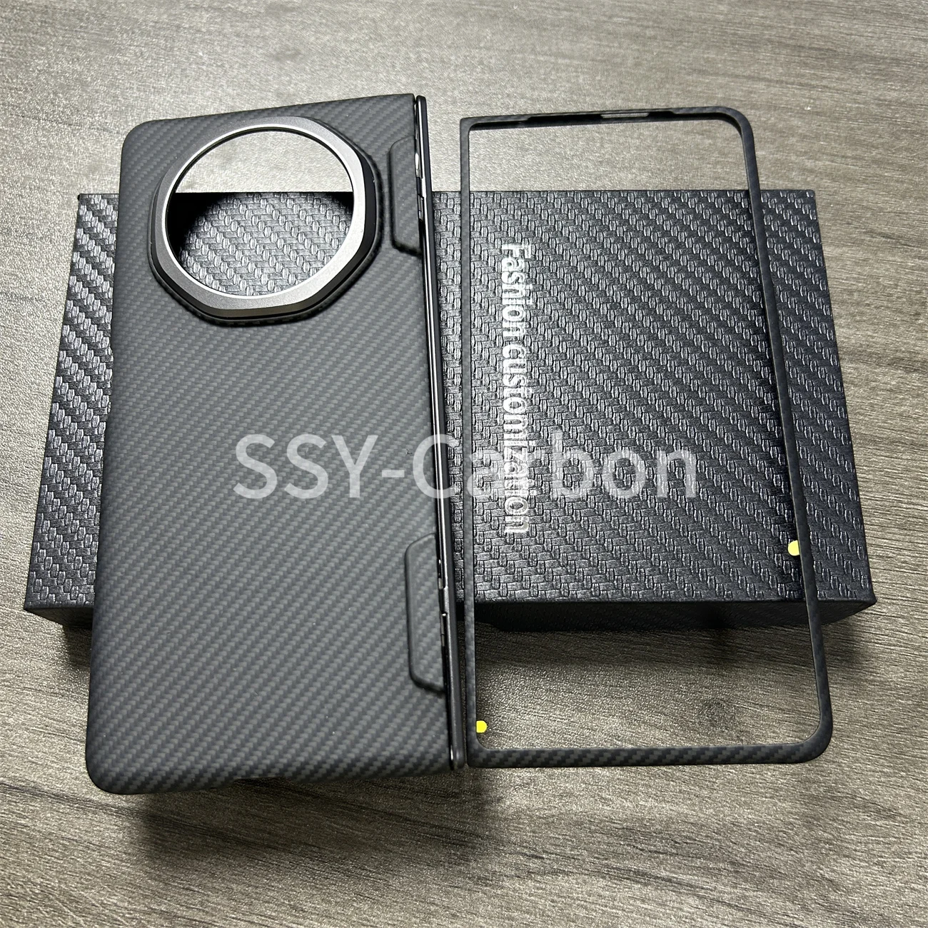 Настоящий карбоновый чехол Magsafe для Honor Magic V3, углеродное волокно Magsafe, арамидный противовзрывной магнитный кольцевой настольный держатель
Настоящий карбоновый чехол Magsafe для Honor Magic V3, углеродное волокно Magsafe, арамидный противовзрывной магнитный кольцевой настольный держатель