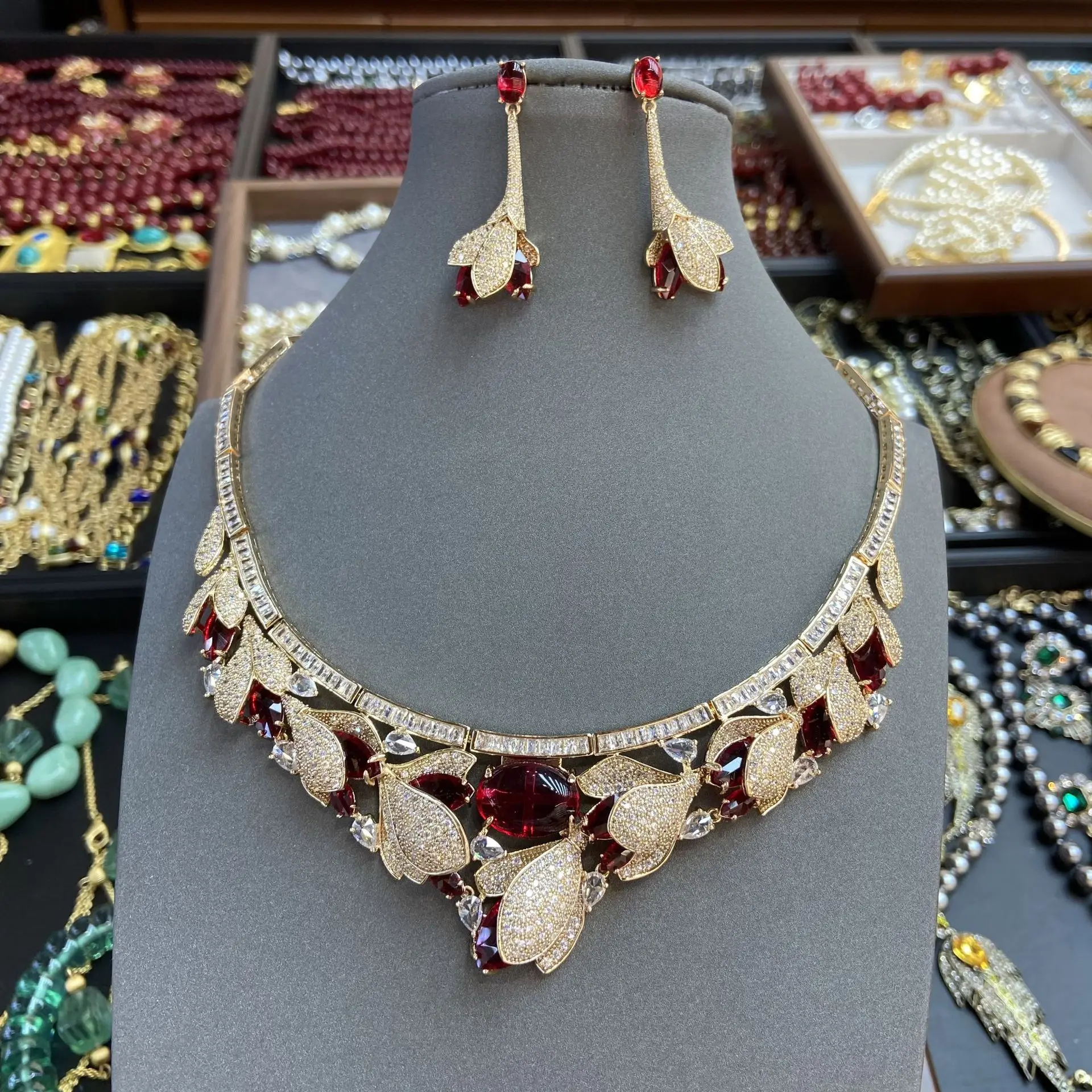 New European and American light luxury fashion water drop shape three-dimensional Mosaic earrings necklace jewelry set for women
New European and American light luxury fashion water drop shape three-dimensional Mosaic earrings necklace jewelry set for women