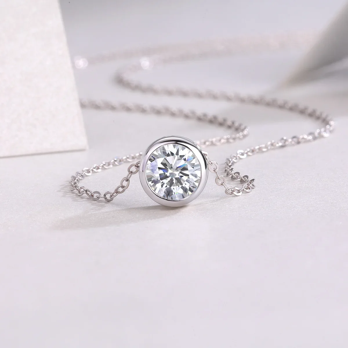 925 Sterling Silver Necklace Zircom for Women 18k Gold Plated Jewelry Pendant Birthday Party Gift Jewelry Gift
925 Sterling Silver Necklace Zircom for Women 18k Gold Plated Jewelry Pendant Birthday Party Gift Jewelry Gift