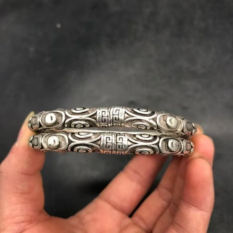 Классический хит продаж тибетского серебряного резного браслета в этническом стиле, изысканный подарок для друзей и семьи
Классический хит продаж тибетского серебряного резного браслета в этническом стиле, изысканный подарок для друзей и семьи