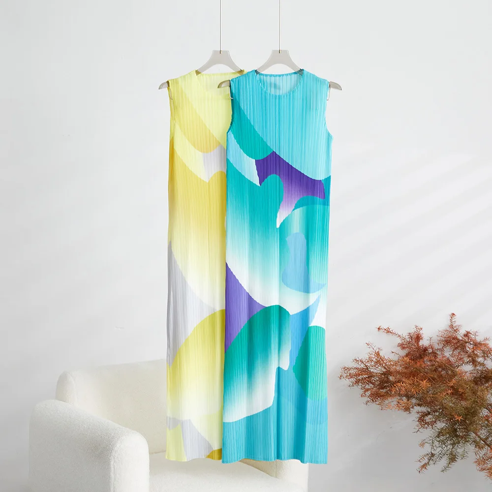 YUDX Miyake Pleated Sleeveless Dress Women's Japanese Simple Temperament Casual Skirt 2023 Summer New Open Thin A-line Skirt
YUDX Miyake Pleated Sleeveless Dress Women's Japanese Simple Temperament Casual Skirt 2023 Summer New Open Thin A-line Skirt
