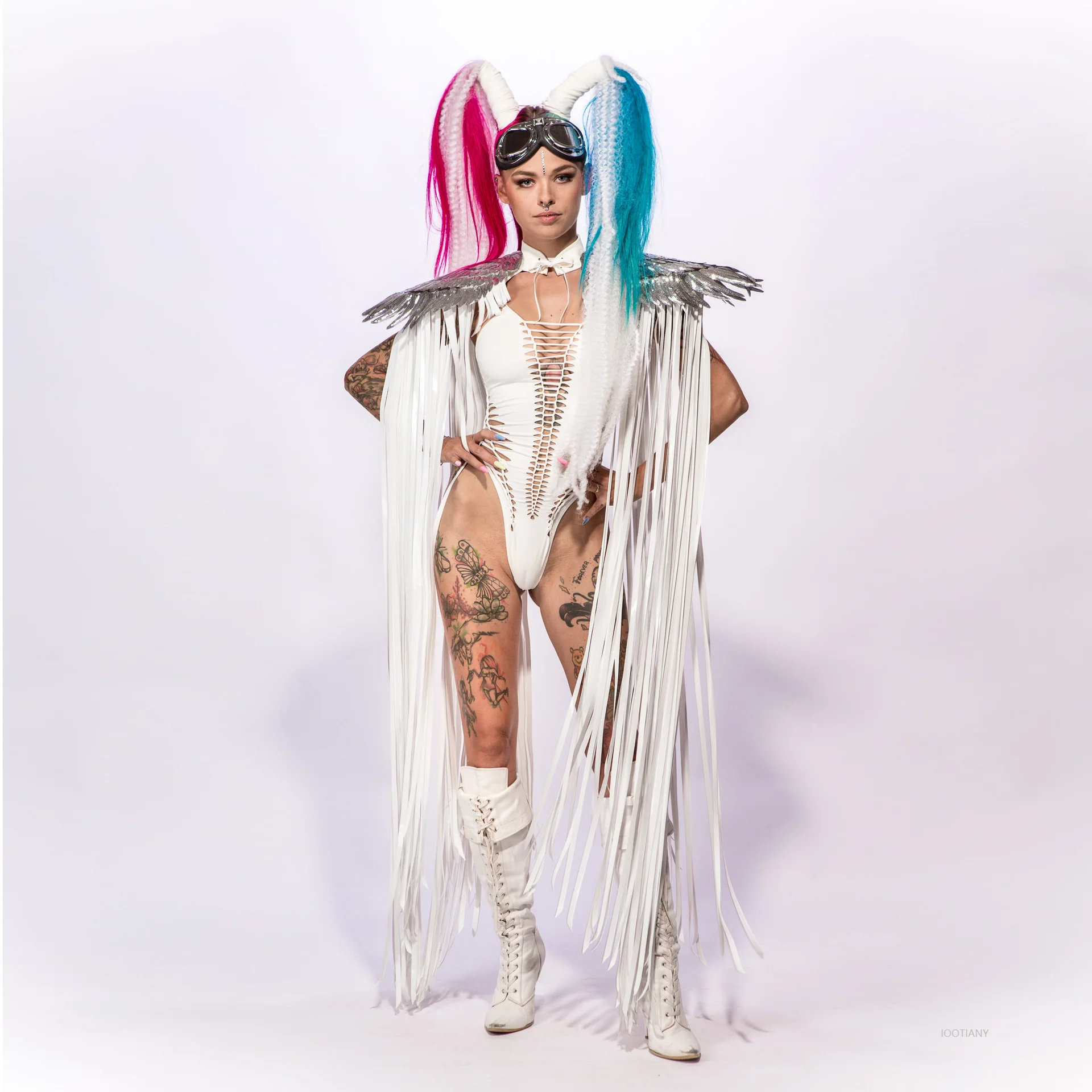 Gothic Sequined Tassel Wings Cover-up Unisex Y2k Cosplay Costume Tassel Leather Cape Streetwear Beach Party Sequined Wings Cape
Gothic Sequined Tassel Wings Cover-up Unisex Y2k Cosplay Costume Tassel Leather Cape Streetwear Beach Party Sequined Wings Cape