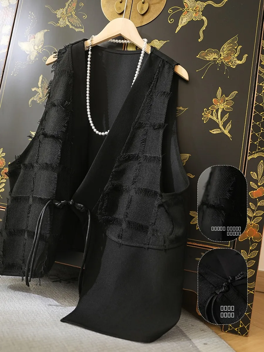 Новая китайская модная женская жилетка с V-образным вырезом на одной пуговице, винтажный многослойный топ, малая серия
Новая китайская модная женская жилетка с V-образным вырезом на одной пуговице, винтажный многослойный топ, малая серия