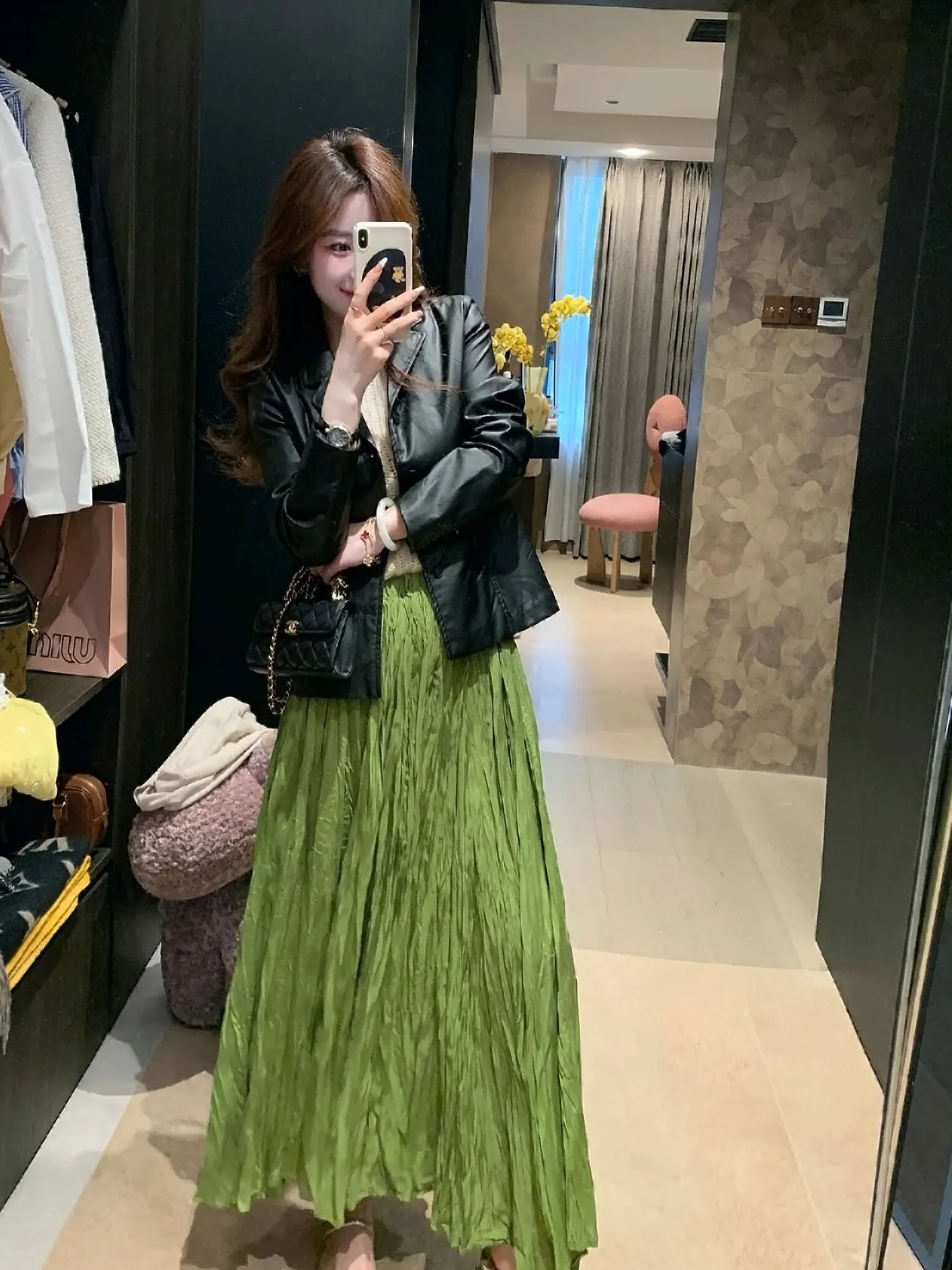 Elegant Handmade Pleated Skirt Women's Midi Skirt Polyester Fiber A-Line Skirt for Young Women Summer Season
Elegant Handmade Pleated Skirt Women's Midi Skirt Polyester Fiber A-Line Skirt for Young Women Summer Season