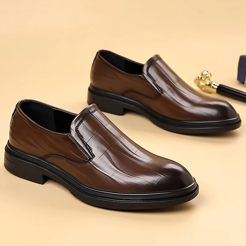 Men's Business Formal Leather Shoes Fashionable Gentleman's Shoes Trendy Embossed Pointed Toe Shoes Leather Comfortable Men Shoe
Men's Business Formal Leather Shoes Fashionable Gentleman's Shoes Trendy Embossed Pointed Toe Shoes Leather Comfortable Men Shoe