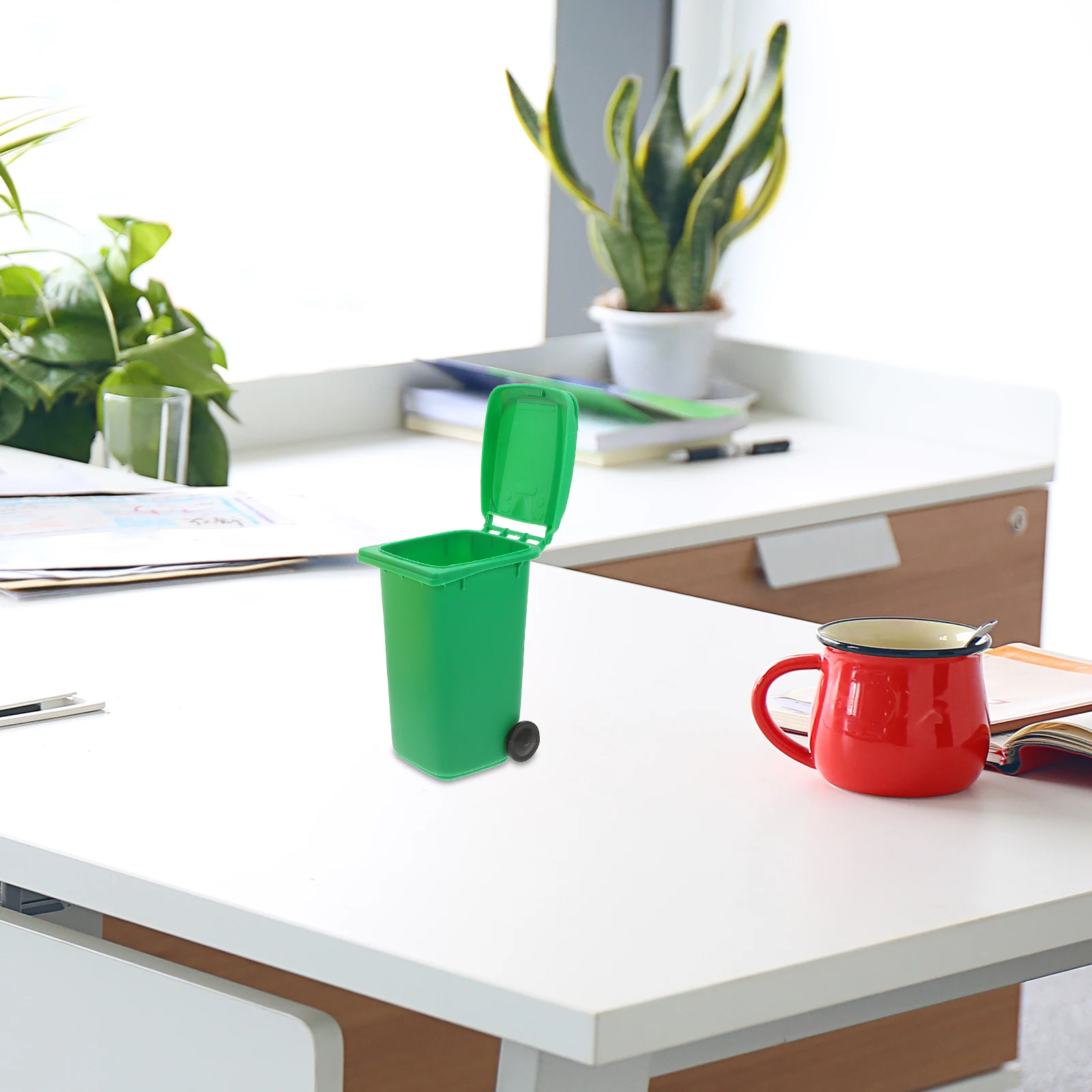Mini Trash Can Pen Holder Stylish Desk Accessory Stationery Storage Plastic Pencil Cups Longlasting Material Easy Clean Design
Mini Trash Can Pen Holder Stylish Desk Accessory Stationery Storage Plastic Pencil Cups Longlasting Material Easy Clean Design