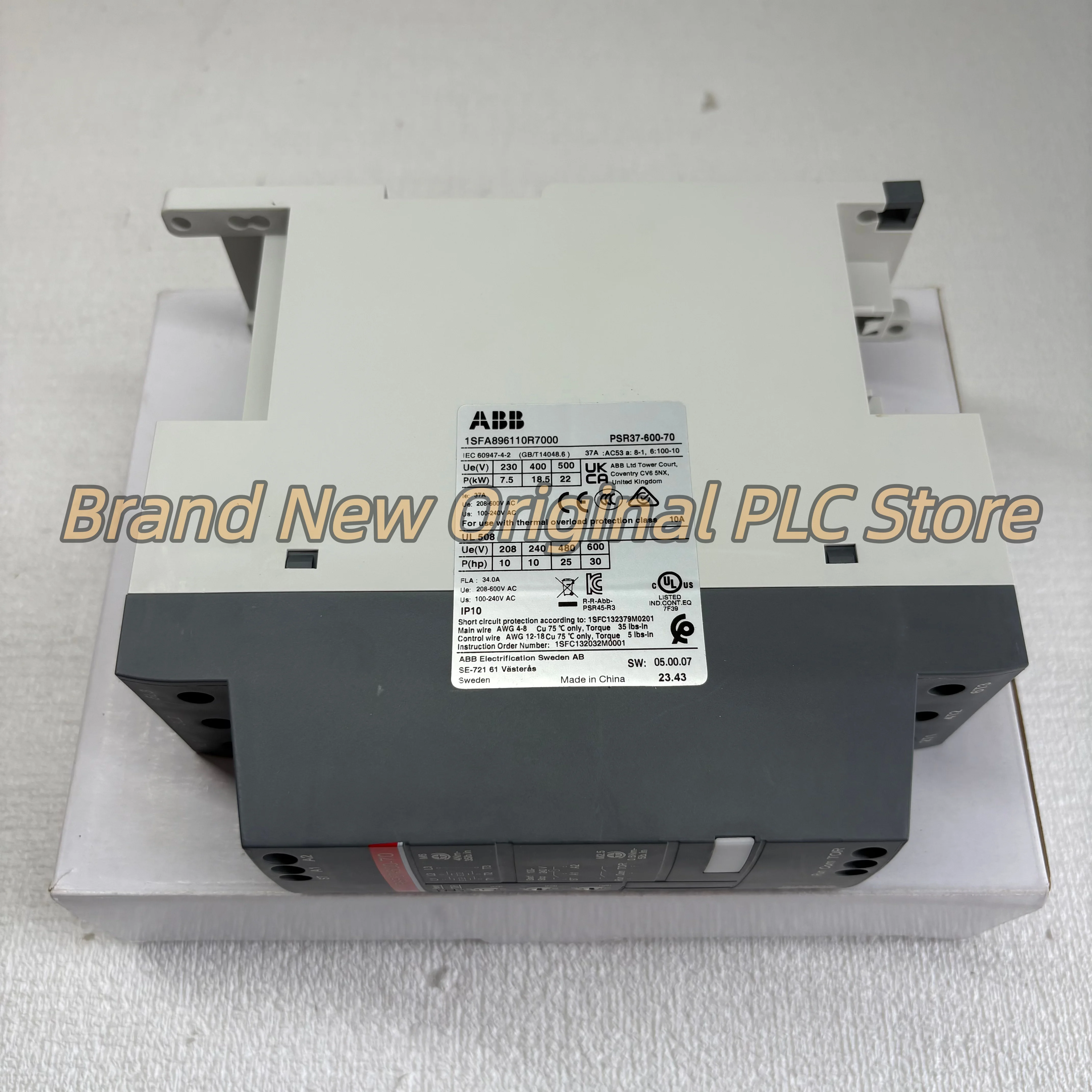 RE13-SA03 1059504 non-contact safety switch 100%NEW
RE13-SA03 1059504 non-contact safety switch 100%NEW