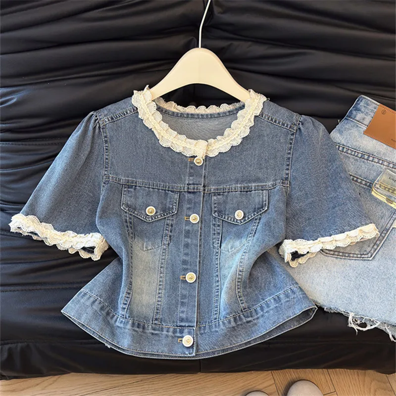 Summer Thin Blue Short Jeans Jacket Women Fashion Lace Patchwork Round Neck Single-Breasted Short Sleeve Cowboy Outerwear Female
Summer Thin Blue Short Jeans Jacket Women Fashion Lace Patchwork Round Neck Single-Breasted Short Sleeve Cowboy Outerwear Female