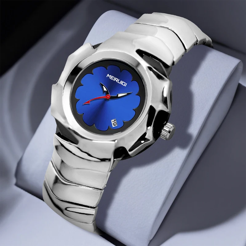 A men's silver blue fashion style creative calendar black warrior quartz watch
A men's silver blue fashion style creative calendar black warrior quartz watch