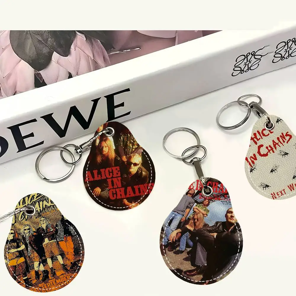 Ретро-брелок для ключей Alice In Chains, универсальный, антикоррозийный, из искусственной кожи, для мужчин и женщин, с держателем для карт и кольцом для ключей
Ретро-брелок для ключей Alice In Chains, универсальный, антикоррозийный, из искусственной кожи, для мужчин и женщин, с держателем для карт и кольцом для ключей