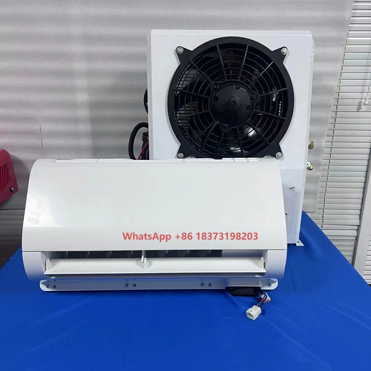 12V Electric parking air conditioner 24Volt auto parking cooler for truck
12V Electric parking air conditioner 24Volt auto parking cooler for truck