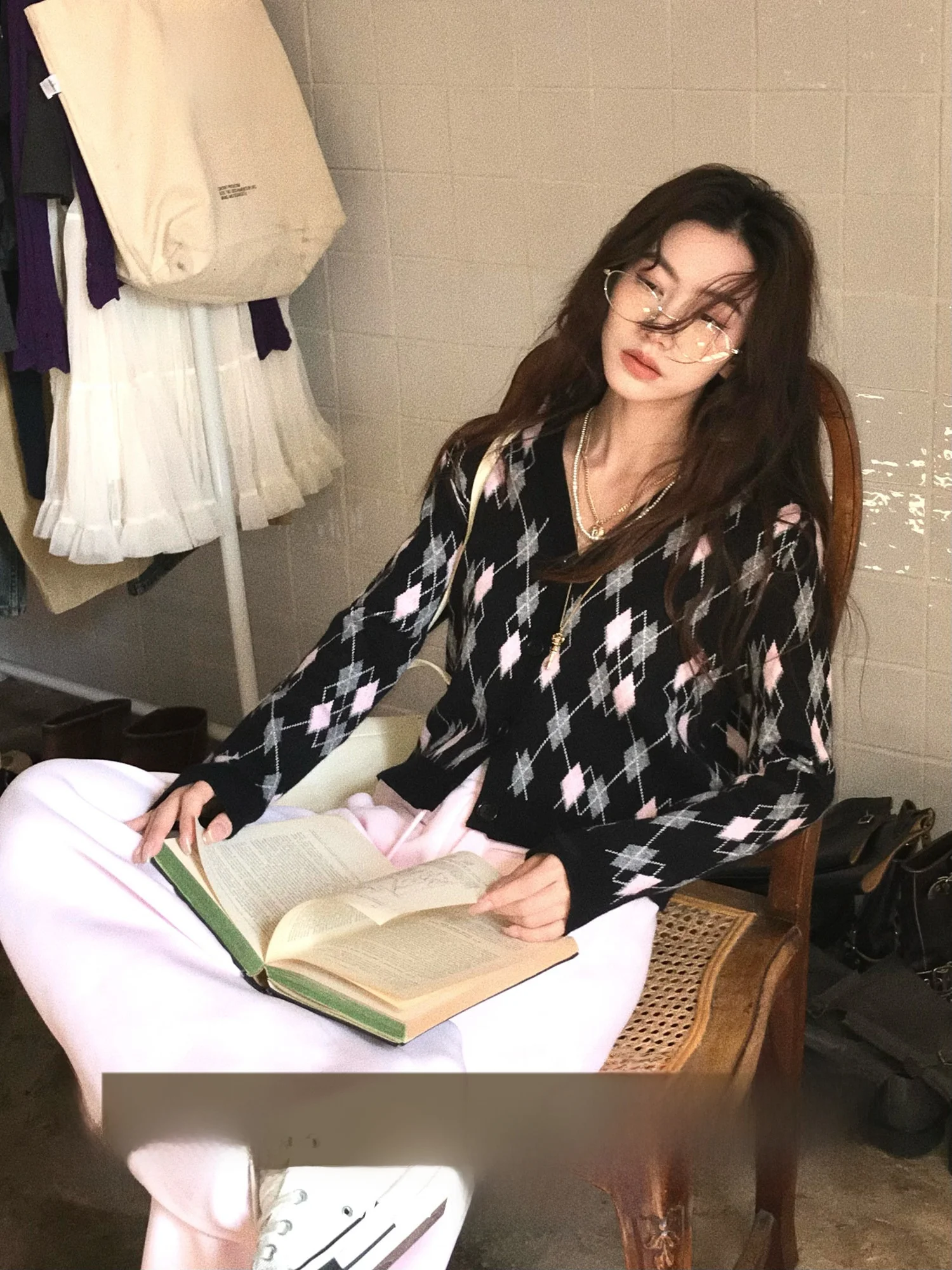 Retro Style Women's V-Neck Sweater Vest Checkered Diamond Pattern College Style Soft Long Sleeve Knittedwear Casual Spring
Retro Style Women's V-Neck Sweater Vest Checkered Diamond Pattern College Style Soft Long Sleeve Knittedwear Casual Spring