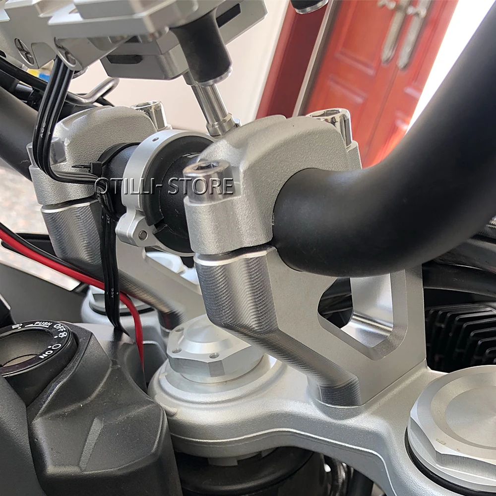For Tiger 900 GT LOW RALLY PRO New Handlebar Riser Clamp For Tiger 850 Sport Explorer 1200 XC Handle Bar Mount Extend Adapter
For Tiger 900 GT LOW RALLY PRO New Handlebar Riser Clamp For Tiger 850 Sport Explorer 1200 XC Handle Bar Mount Extend Adapter 