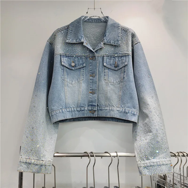 Women's Short Denim Coat 2024 Autumn New Hot Rhinestone Gradient Casual Loose Jeans Coat Street Top
Women's Short Denim Coat 2024 Autumn New Hot Rhinestone Gradient Casual Loose Jeans Coat Street Top