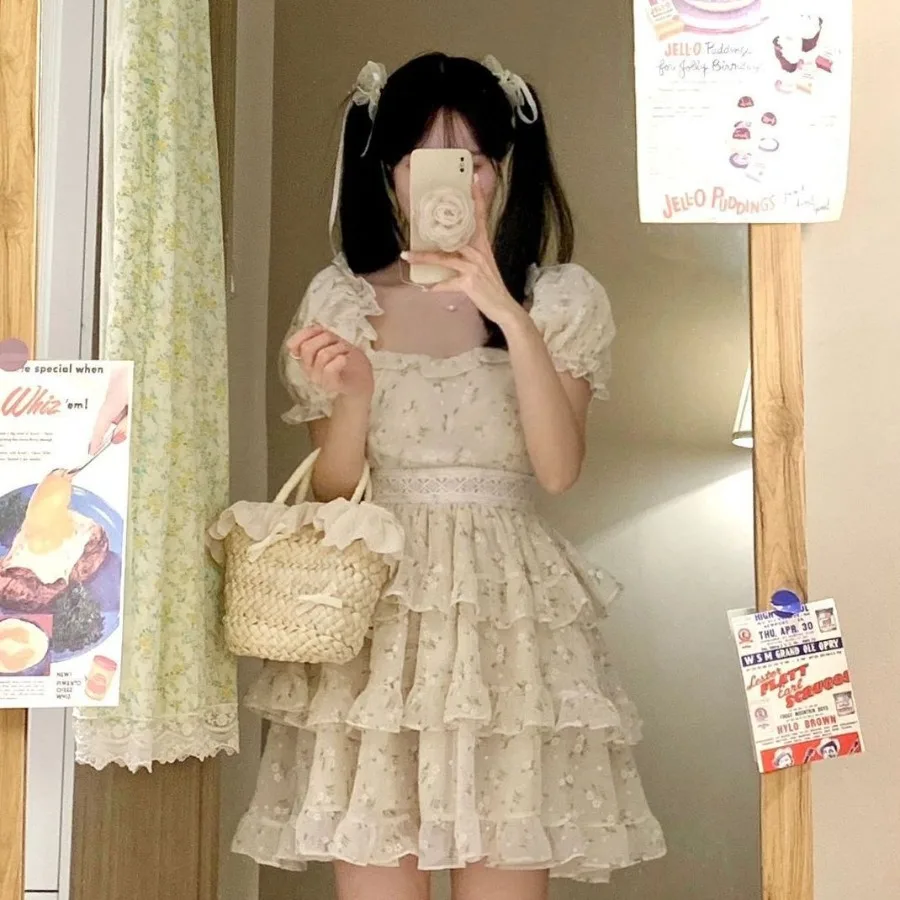 【New style】French princess on the run, fluffy dress, women's summer, 2026 new style, small, high-end temperament, waist, floral
【New style】French princess on the run, fluffy dress, women's summer, 2026 new style, small, high-end temperament, waist, floral