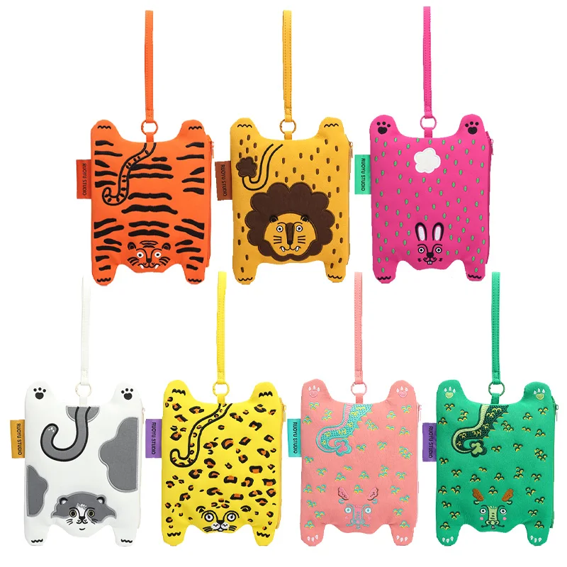 Original Design Cosmetic Storage Bag Faionable Printed Zipper Handbag Youth Casual Animal Pattern Nylon Small Square Handheld
Original Design Cosmetic Storage Bag Faionable Printed Zipper Handbag Youth Casual Animal Pattern Nylon Small Square Handheld