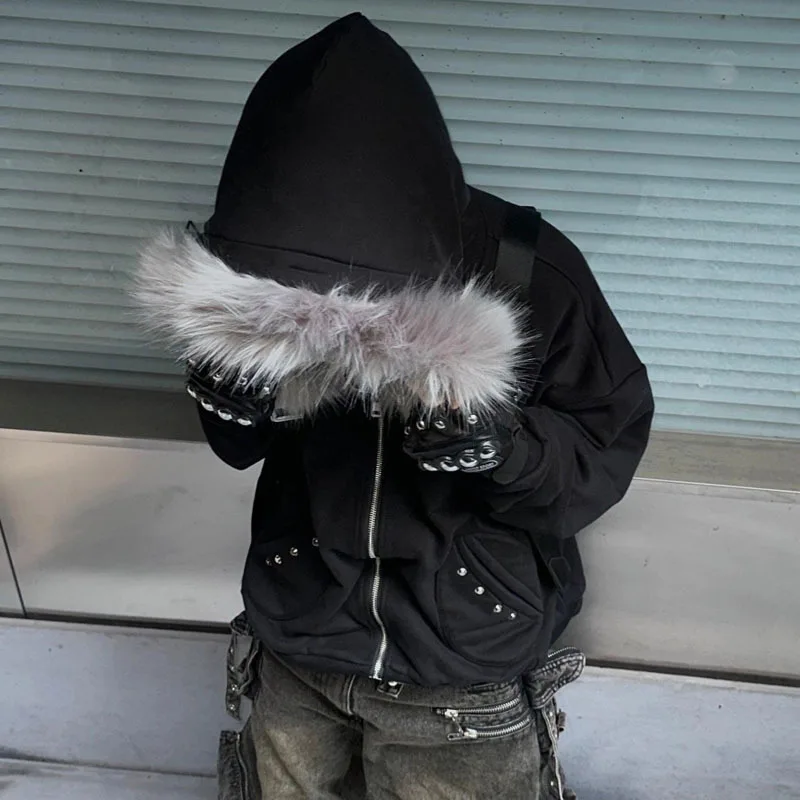 Трендовый уличный свитер в стиле Harajuku с капюшоном, меховым воротником и декоративной молнией, унисекс, осенне-зимняя мода.
Трендовый уличный свитер в стиле Harajuku с капюшоном, меховым воротником и декоративной молнией, унисекс, осенне-зимняя мода.